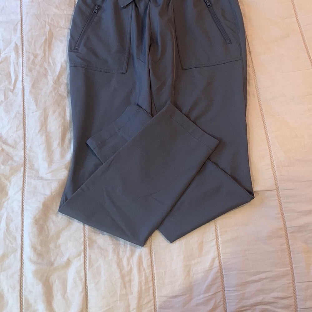 Magellan Outdoors Gray Cargo Pants with Relaxed Fit